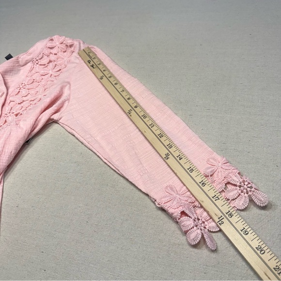 NWT Thomas & Olivia - Pink Blouse Three-Quarter Sleeves Lace/Crochet Detailing - Picture 13 of 14